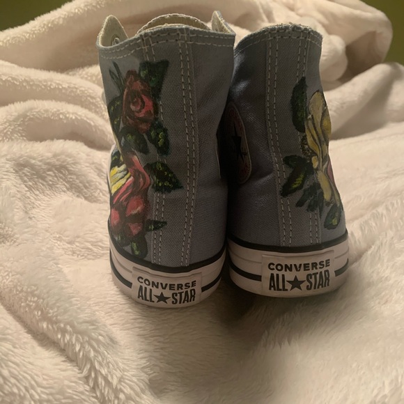 Rose Converse - Picture 6 of 8
